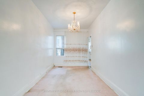 Photo 11 at 635 Coxwell Avenue, Woodbine Corridor, Toronto