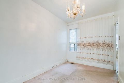 Photo 12 at 635 Coxwell Avenue, Woodbine Corridor, Toronto