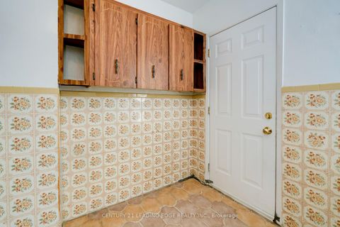 Photo 17 at 635 Coxwell Avenue, Woodbine Corridor, Toronto