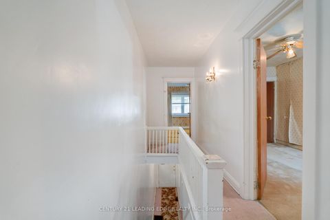 Photo 20 at 635 Coxwell Avenue, Woodbine Corridor, Toronto