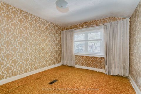 Photo 22 at 635 Coxwell Avenue, Woodbine Corridor, Toronto