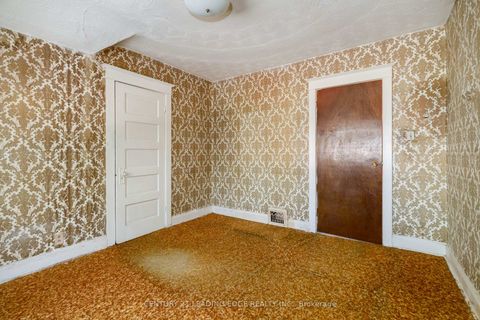 Photo 24 at 635 Coxwell Avenue, Woodbine Corridor, Toronto