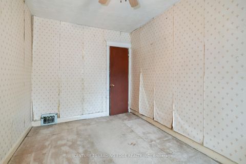 Photo 25 at 635 Coxwell Avenue, Woodbine Corridor, Toronto