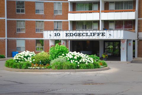 Photo 2 at 617 - 10 Edgecliff Golfway, Flemingdon Park, Toronto