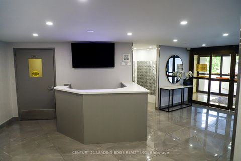 Photo 6 at 617 - 10 Edgecliff Golfway, Flemingdon Park, Toronto