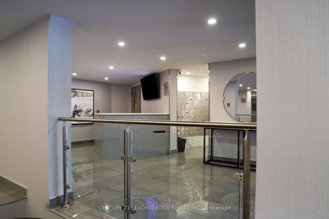Photo 7 at 617 - 10 Edgecliff Golfway, Flemingdon Park, Toronto