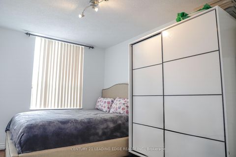Photo 17 at 617 - 10 Edgecliff Golfway, Flemingdon Park, Toronto