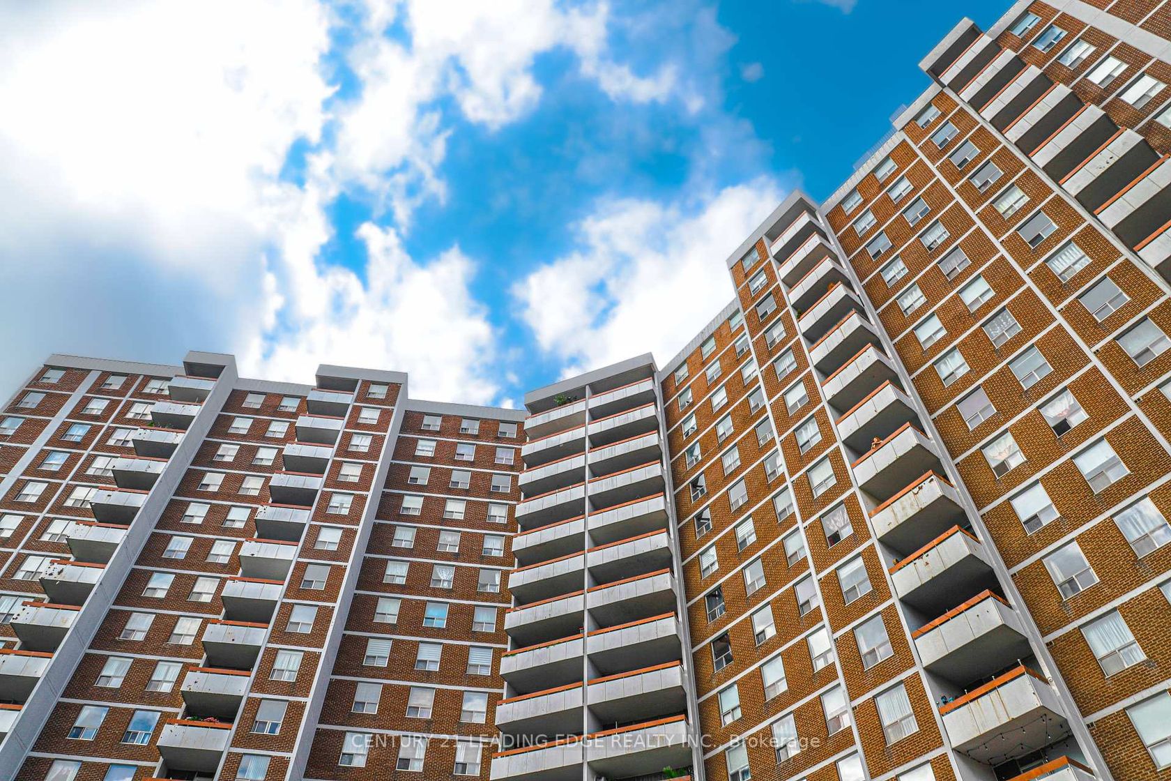 617 - 10 Edgecliff Golfway, Flemingdon Park, Toronto 