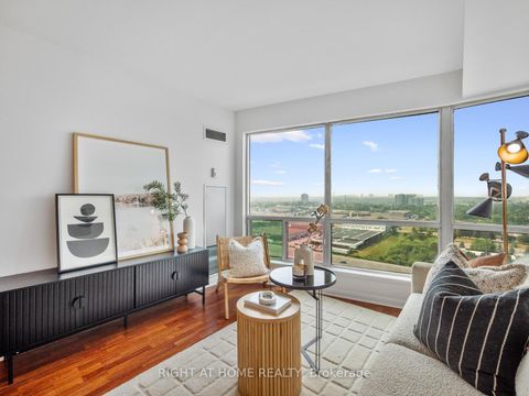 Photo 11 at 2013 - 18 Lee Centre Drive, Woburn, Toronto