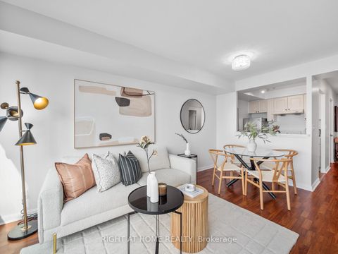 Photo 12 at 2013 - 18 Lee Centre Drive, Woburn, Toronto