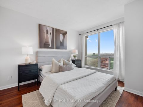 Photo 14 at 2013 - 18 Lee Centre Drive, Woburn, Toronto