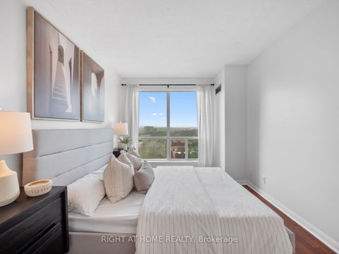 Photo 15 at 2013 - 18 Lee Centre Drive, Woburn, Toronto