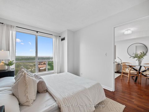 Photo 16 at 2013 - 18 Lee Centre Drive, Woburn, Toronto