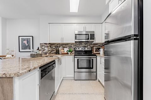 Photo 2 at 918 - 35 Hollywood Avenue, Willowdale East, Toronto