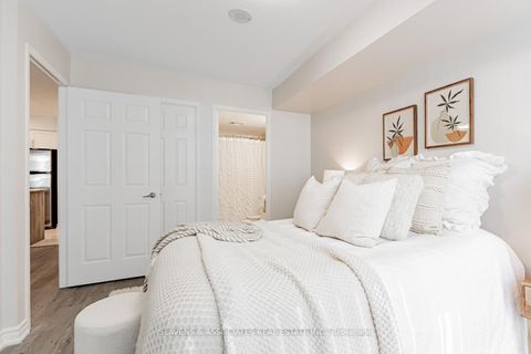 Photo 17 at 918 - 35 Hollywood Avenue, Willowdale East, Toronto