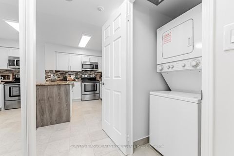 Photo 19 at 918 - 35 Hollywood Avenue, Willowdale East, Toronto
