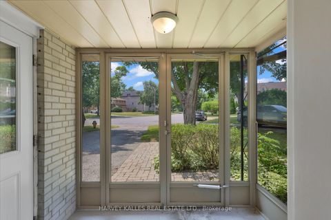 Photo 2 at 16 Wedgeport Place, Willowdale East, Toronto