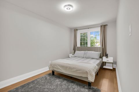 Photo 33 at 16 Wedgeport Place, Willowdale East, Toronto