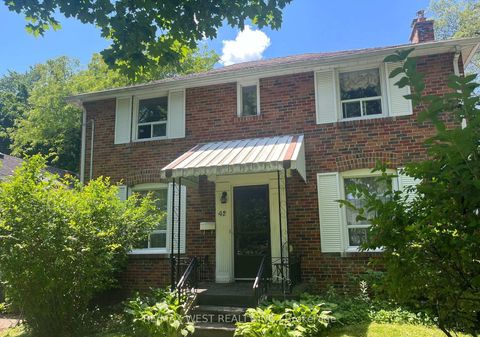 Photo 2 at 42 Highgate Road, Kingsway South, Toronto