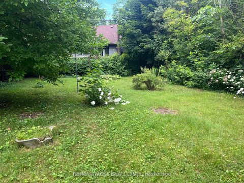 Photo 4 at 42 Highgate Road, Kingsway South, Toronto