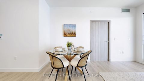 Photo 8 at 715 - 27 McMahon Drive, Bayview Village, Toronto