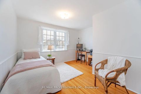Photo 16 at 77 Bedford Park Avenue, Crosby, Richmond Hill