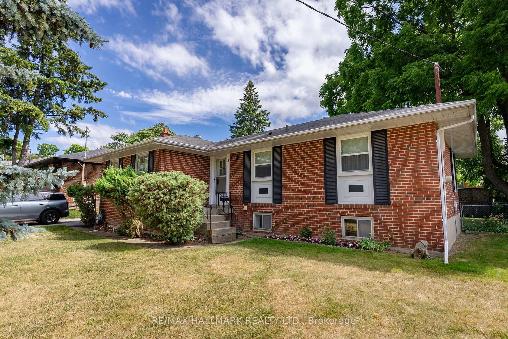 5 Tinder Crescent, Victoria Village, Toronto 