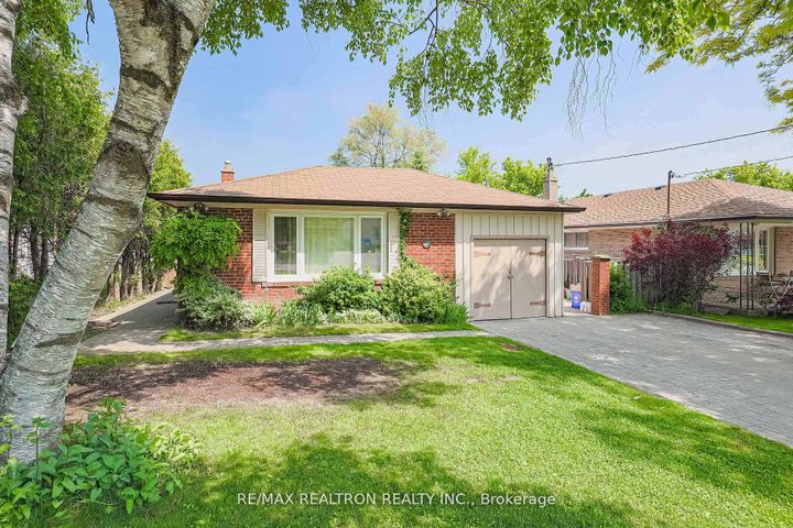 Photo 1 at 46 Meadowview Avenue, Grandview, Markham