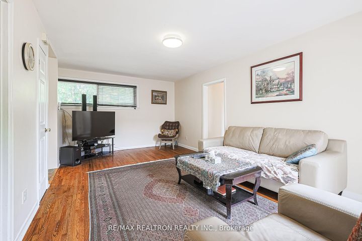 Photo 10 at 46 Meadowview Avenue, Grandview, Markham
