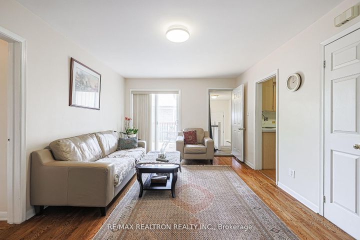 Photo 11 at 46 Meadowview Avenue, Grandview, Markham