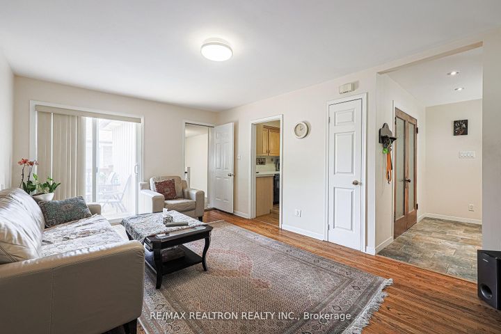 Photo 12 at 46 Meadowview Avenue, Grandview, Markham