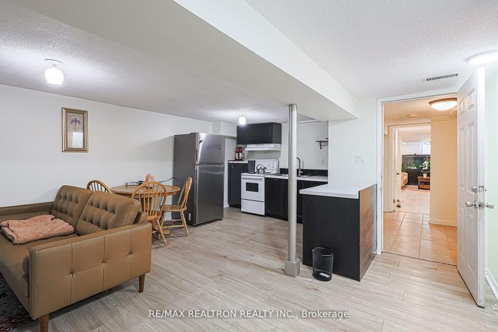 Photo 15 at 46 Meadowview Avenue, Grandview, Markham