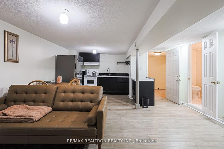 Photo 16 at 46 Meadowview Avenue, Grandview, Markham