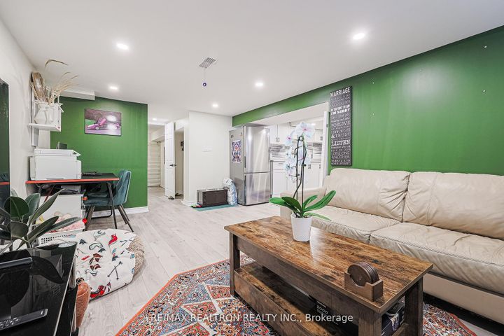 Photo 18 at 46 Meadowview Avenue, Grandview, Markham