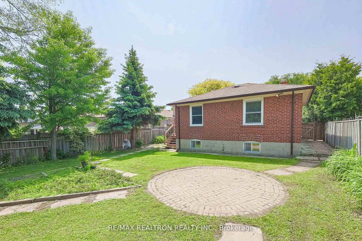 Photo 21 at 46 Meadowview Avenue, Grandview, Markham