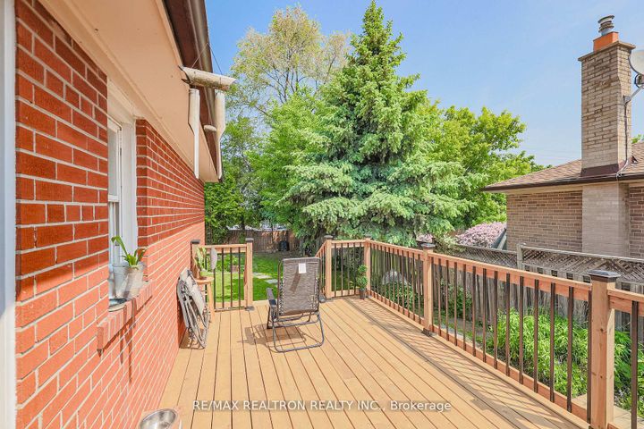 Photo 24 at 46 Meadowview Avenue, Grandview, Markham