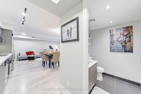 Photo 4 at 421 - 565 Wilson Avenue, Clanton Park, Toronto