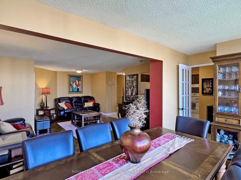 Photo 10 at 1611 - 61 Markbrook Lane, Jamestown, Toronto