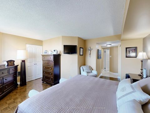 Photo 17 at 1611 - 61 Markbrook Lane, Jamestown, Toronto
