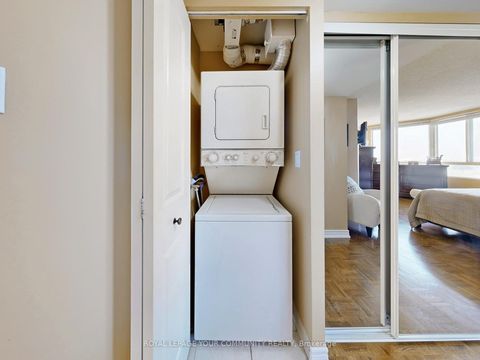 Photo 21 at 1611 - 61 Markbrook Lane, Jamestown, Toronto