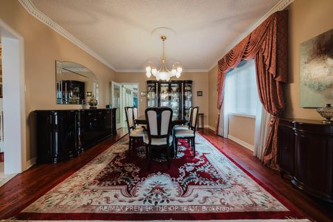 Photo 9 at 77 Malden Street, East Woodbridge, Vaughan