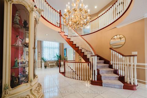 Photo 11 at 77 Malden Street, East Woodbridge, Vaughan