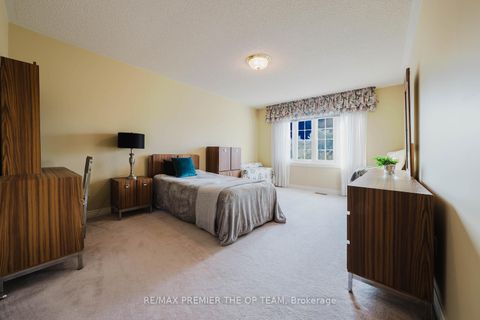 Photo 31 at 77 Malden Street, East Woodbridge, Vaughan