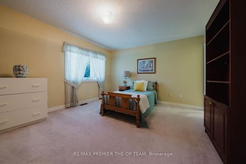Photo 33 at 77 Malden Street, East Woodbridge, Vaughan