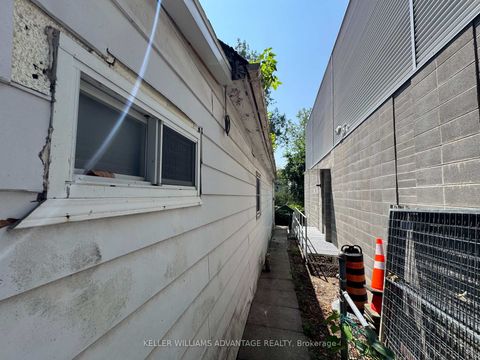Photo 17 at 587 Craven Road, Coxwell, Toronto