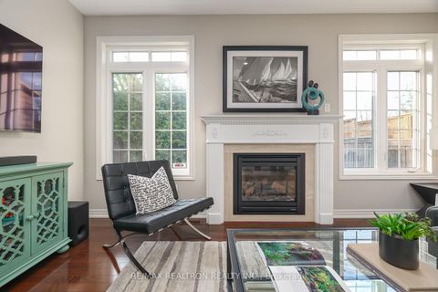 Photo 2 at 42 Southvale Drive, Patterson, Vaughan