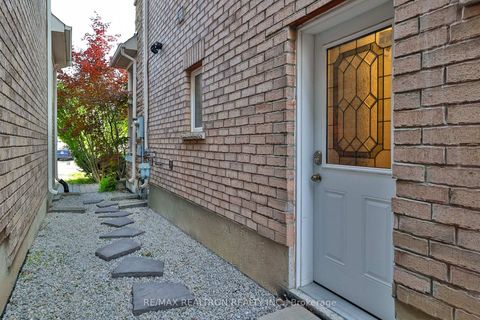 Photo 19 at 42 Southvale Drive, Patterson, Vaughan
