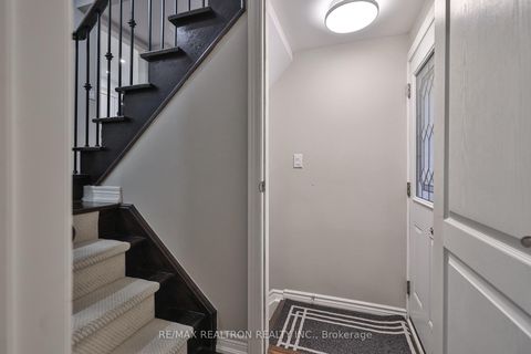 Photo 20 at 42 Southvale Drive, Patterson, Vaughan