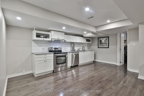 Photo 21 at 42 Southvale Drive, Patterson, Vaughan