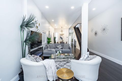 Photo 5 at 540 Dufferin Street, Little Portugal, Toronto